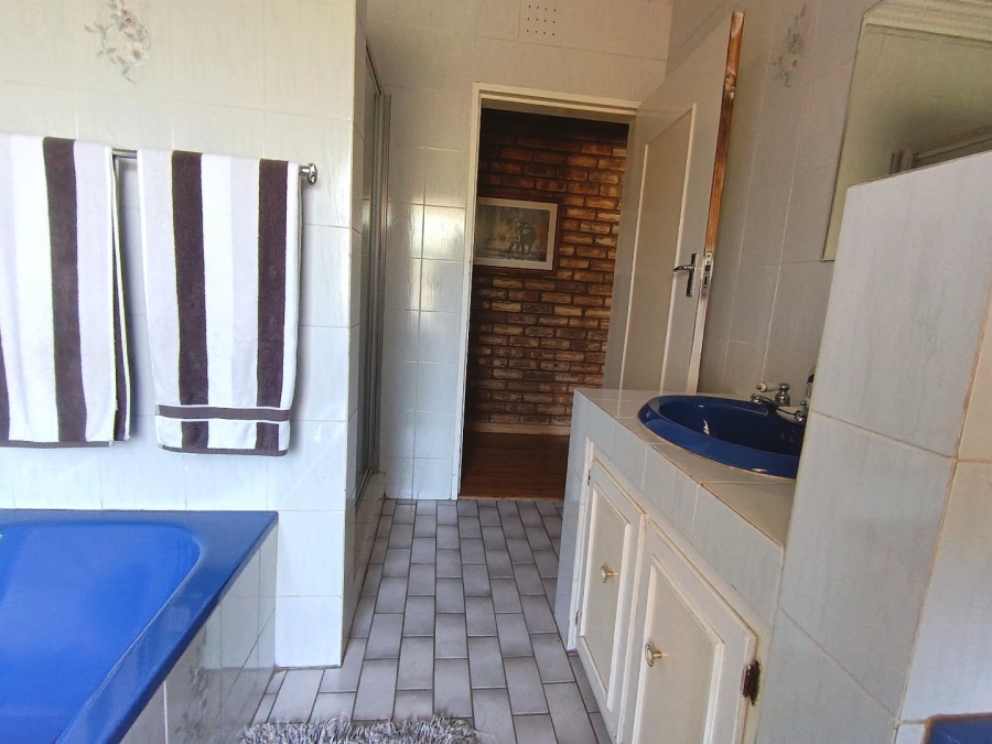 4 Bedroom Property for Sale in Doringkruin North West